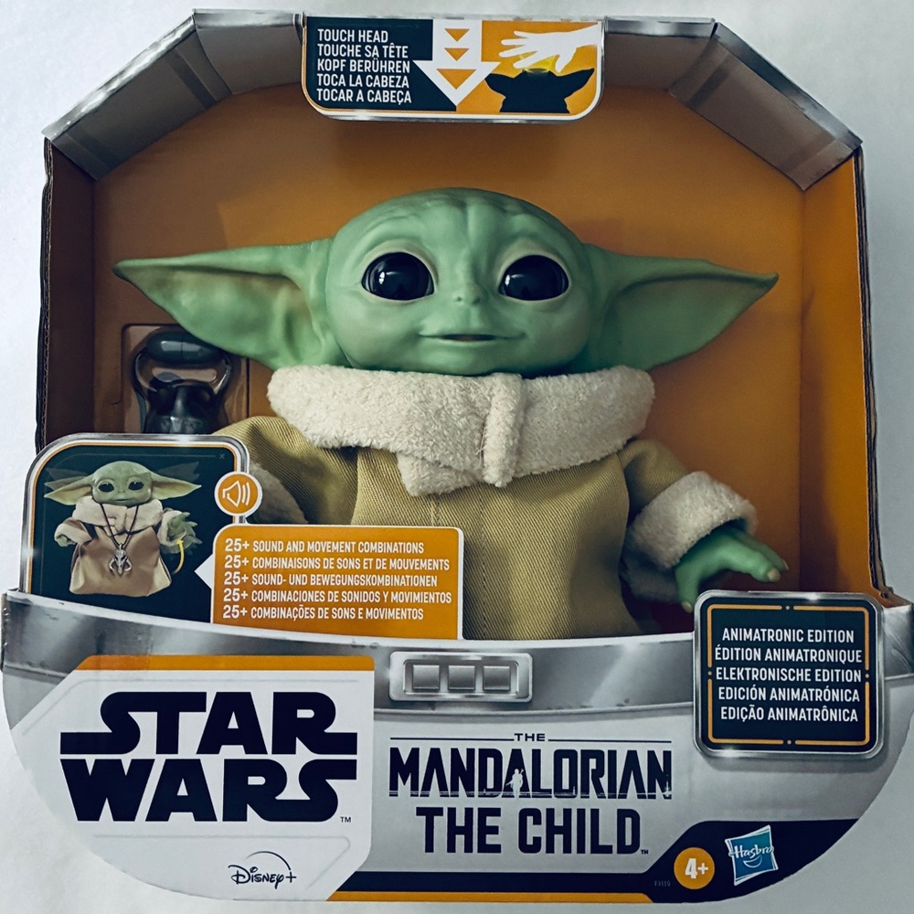 Star Wars The Mandalorian The Child Animatronic Figure - Green and Tan
